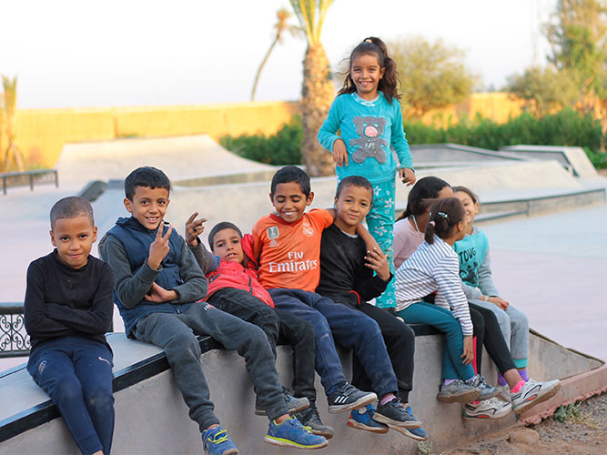 Chidlren at the skatepark Fiers & Forts